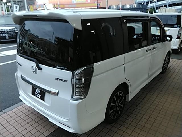 ステップワゴンスパーダ Ｚ　クールスピリット　両側電動スライド　キーレス　フルセグ　ナビ＆ＴＶ　１７アルミホイール　乗車定員８人　エアバッグ　オートマ　フル装備　助手席エアバッグ　ＨＩＤヘッドライト　ＥＴＣ　バックカメラ　スマートキー（19枚目）