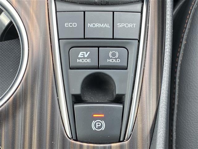 カムリ Ｇレザーパッケージ　純正９型ナビ（Ｂｌｕｅｔｏｏｔｈ，バックカメラ，フルセグＴＶ）　パワーバックドア　レーダークルーズコントロール　横滑り防止装置　盗難防止装置　カーテンエアバッグ　オートマチックハイビーム　禁煙車（17枚目）