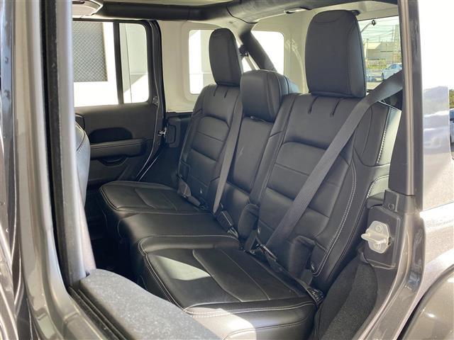 ジープ・ラングラーアンリミテッド サハラ ワンオーナー ブラインドスポットモニター メーカー純正ナビ(フルセグ・Bluetooth・AUX・USB) 純正ドライブレコーダー ETC2.0 バックカメラ 前席シートヒーター LEDヘッドライト(9枚目)