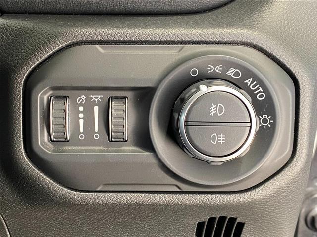 ジープ・ラングラーアンリミテッド サハラ ワンオーナー ブラインドスポットモニター メーカー純正ナビ(フルセグ・Bluetooth・AUX・USB) 純正ドライブレコーダー ETC2.0 バックカメラ 前席シートヒーター LEDヘッドライト(34枚目)