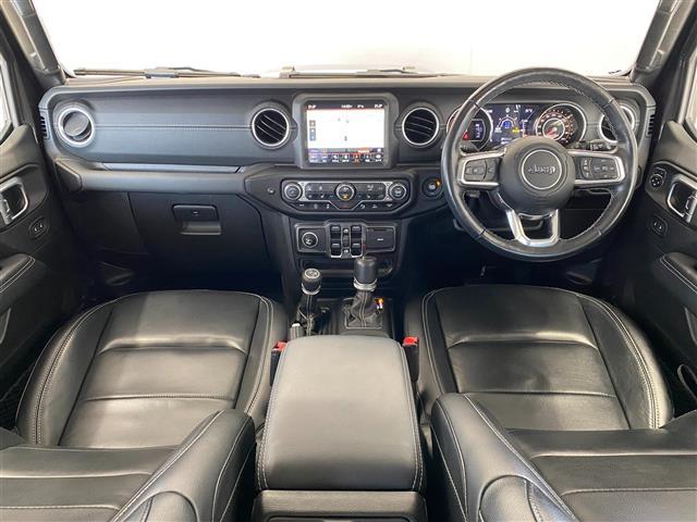 ジープ・ラングラーアンリミテッド サハラ ワンオーナー ブラインドスポットモニター メーカー純正ナビ(フルセグ・Bluetooth・AUX・USB) 純正ドライブレコーダー ETC2.0 バックカメラ 前席シートヒーター LEDヘッドライト(42枚目)