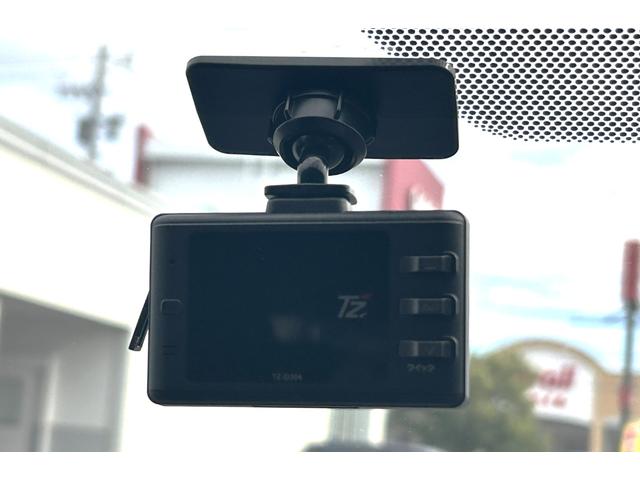 ヤリスクロス ハイブリッドG ブラインドスポットモニター メーカー純正ナビ(フルセグ・Bluetooth・USB) トヨタセーフティセンス オートクルーズコントロール ドライブレコーダー LEDヘッドライト 純正フロアマット(2枚目)