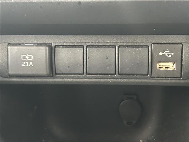 ヤリスクロス ハイブリッドG ブラインドスポットモニター メーカー純正ナビ(フルセグ・Bluetooth・USB) トヨタセーフティセンス オートクルーズコントロール ドライブレコーダー LEDヘッドライト 純正フロアマット(15枚目)