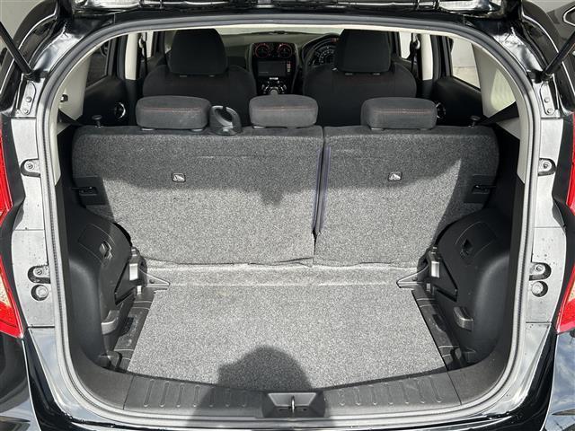 ノート ニスモ 純正SDナビ(フルセグ・Bluetooth・CD・USB) バックカメラ LEDヘッドライト リアフォグランプ ETC 純正16インチアルミホイール アイドリングストップ 純正フロアマット ドアバイザ(5枚目)