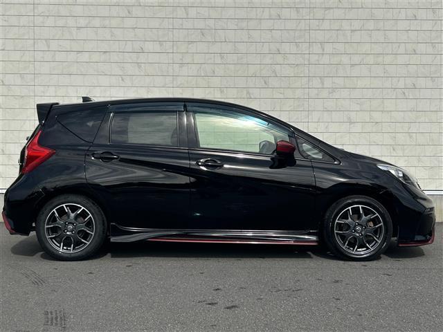 ノート ニスモ 純正SDナビ(フルセグ・Bluetooth・CD・USB) バックカメラ LEDヘッドライト リアフォグランプ ETC 純正16インチアルミホイール アイドリングストップ 純正フロアマット ドアバイザ(31枚目)