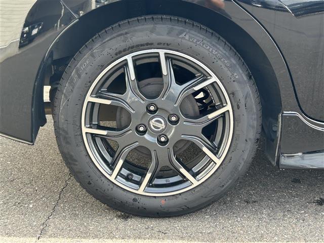 ノート ニスモ 純正SDナビ(フルセグ・Bluetooth・CD・USB) バックカメラ LEDヘッドライト リアフォグランプ ETC 純正16インチアルミホイール アイドリングストップ 純正フロアマット ドアバイザ(41枚目)