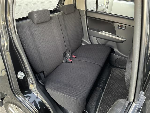 ワゴンＲ ＦＸリミテッド　プッシュスタート　スマートキー×２　ＣＤプレイヤー　ドアバイザー　電動格納ミラー　オートエアコン　アクセサリーソケット　オートライト　純正１４インチアルミホイール　保証書　取扱説明書（3枚目）