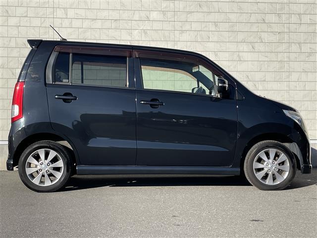 ワゴンＲ ＦＸリミテッド　プッシュスタート　スマートキー×２　ＣＤプレイヤー　ドアバイザー　電動格納ミラー　オートエアコン　アクセサリーソケット　オートライト　純正１４インチアルミホイール　保証書　取扱説明書（29枚目）