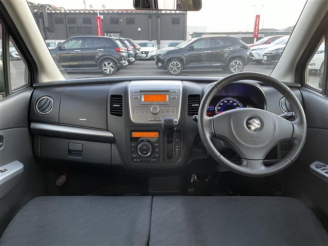 ワゴンＲ ＦＸリミテッド　プッシュスタート　スマートキー×２　ＣＤプレイヤー　ドアバイザー　電動格納ミラー　オートエアコン　アクセサリーソケット　オートライト　純正１４インチアルミホイール　保証書　取扱説明書（42枚目）