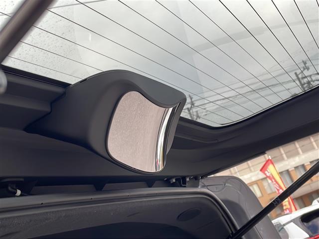 ピクシスメガ Ｄ　ワンオーナー　フルフラットシート　ベンチシート　電動格納ミラー　純正フロアマット　アクセサリーソケット　ＩＳＯＦＩＸ　１４インチアルミホイール　アイドリングストップ　フロントフォグランプ　保証書（10枚目）