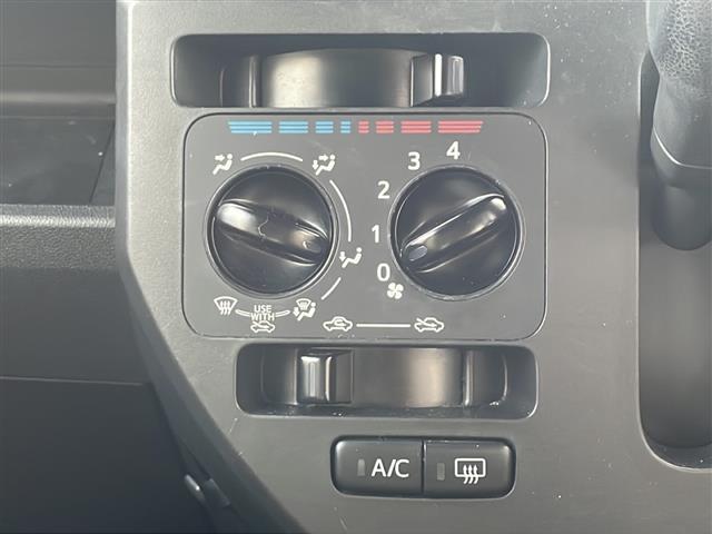 ピクシスメガ Ｄ　ワンオーナー　フルフラットシート　ベンチシート　電動格納ミラー　純正フロアマット　アクセサリーソケット　ＩＳＯＦＩＸ　１４インチアルミホイール　アイドリングストップ　フロントフォグランプ　保証書（11枚目）