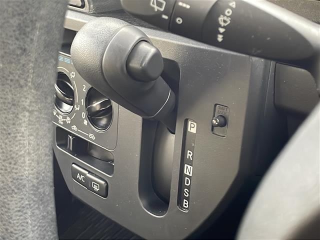 ピクシスメガ Ｄ　ワンオーナー　フルフラットシート　ベンチシート　電動格納ミラー　純正フロアマット　アクセサリーソケット　ＩＳＯＦＩＸ　１４インチアルミホイール　アイドリングストップ　フロントフォグランプ　保証書（13枚目）