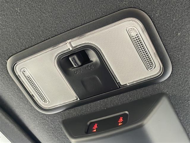 ピクシスメガ Ｄ　ワンオーナー　フルフラットシート　ベンチシート　電動格納ミラー　純正フロアマット　アクセサリーソケット　ＩＳＯＦＩＸ　１４インチアルミホイール　アイドリングストップ　フロントフォグランプ　保証書（19枚目）