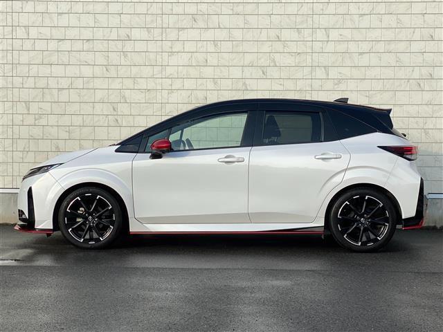 オーラ ニスモ　ブラインドスポットモニター　置くだけ充電　純正ＳＤナビ　プロパイロット　全周囲カメラ　リアフォグライト　電動パーキングブレーキ　ブレーキホールド　ドライブレコーダー　ＬＥＤヘッドライト　スペアキー（36枚目）