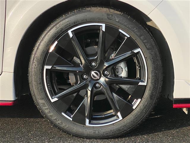 オーラ ニスモ　ブラインドスポットモニター　置くだけ充電　純正ＳＤナビ　プロパイロット　全周囲カメラ　リアフォグライト　電動パーキングブレーキ　ブレーキホールド　ドライブレコーダー　ＬＥＤヘッドライト　スペアキー（53枚目）