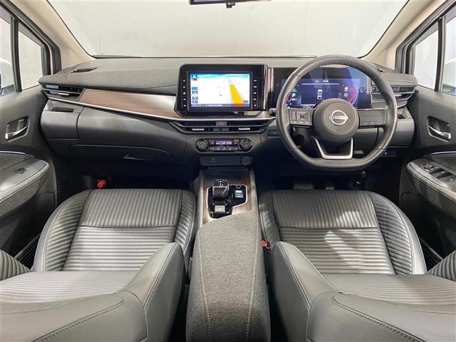 オーラ Ｇ　レザーエディション　ブラインドスポットモニタ　純正９インチナビ（フルセグ・Ｂｌｕｅｔｏｏｔｈ・ＣＤ・ＤＶＤ・ＵＳＢ）　全方位カメラ　ドライブレコーダー　デジタルインナーミラー　ＥＴＣ　コーナーセンサー　前席シートヒーター（5枚目）