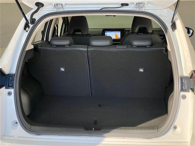 オーラ Ｇ　レザーエディション　ブラインドスポットモニタ　純正９インチナビ（フルセグ・Ｂｌｕｅｔｏｏｔｈ・ＣＤ・ＤＶＤ・ＵＳＢ）　全方位カメラ　ドライブレコーダー　デジタルインナーミラー　ＥＴＣ　コーナーセンサー　前席シートヒーター（8枚目）