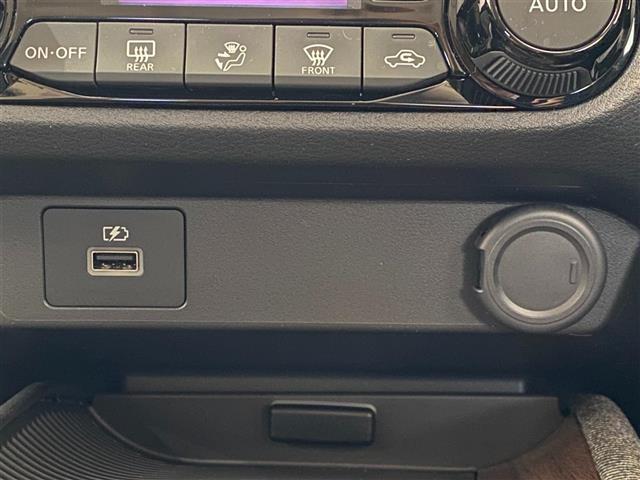 オーラ Ｇ　レザーエディション　ブラインドスポットモニタ　純正９インチナビ（フルセグ・Ｂｌｕｅｔｏｏｔｈ・ＣＤ・ＤＶＤ・ＵＳＢ）　全方位カメラ　ドライブレコーダー　デジタルインナーミラー　ＥＴＣ　コーナーセンサー　前席シートヒーター（17枚目）