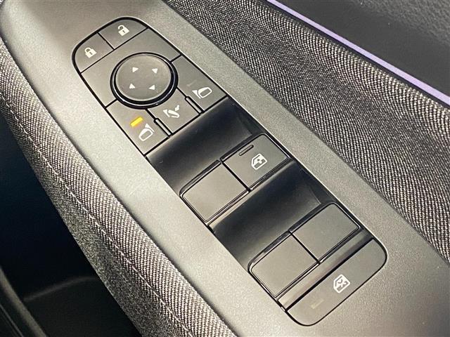 オーラ Ｇ　レザーエディション　ブラインドスポットモニタ　純正９インチナビ（フルセグ・Ｂｌｕｅｔｏｏｔｈ・ＣＤ・ＤＶＤ・ＵＳＢ）　全方位カメラ　ドライブレコーダー　デジタルインナーミラー　ＥＴＣ　コーナーセンサー　前席シートヒーター（30枚目）