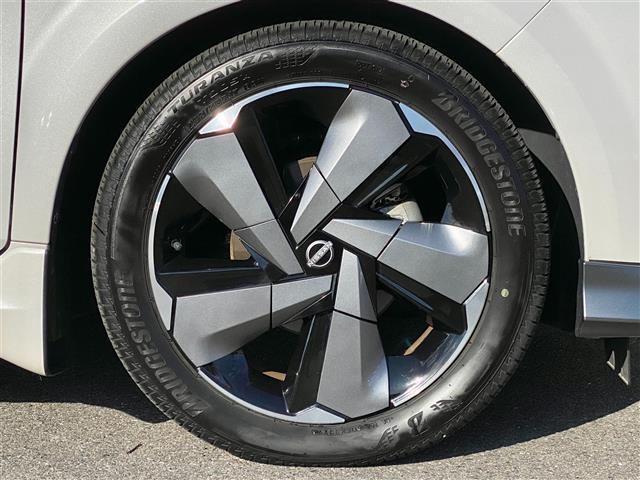 オーラ Ｇ　レザーエディション　ブラインドスポットモニタ　純正９インチナビ（フルセグ・Ｂｌｕｅｔｏｏｔｈ・ＣＤ・ＤＶＤ・ＵＳＢ）　全方位カメラ　ドライブレコーダー　デジタルインナーミラー　ＥＴＣ　コーナーセンサー　前席シートヒーター（47枚目）