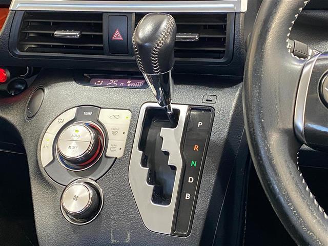 シエンタ ハイブリッドＧ　モデリスタエアロ　両側パワースライドドア　純正ＳＤナビ（フルセグ・Ｂｌｕｅｔｏｏｔｈ・ＣＤ・ＳＤ）　ＴＶキャンセラー　ビルトインＥＴＣ２．０　純正ドライブレコーダー　バック・フロントカメラ　スペアキー（17枚目）