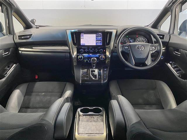 アルファード ２．５Ｓ　タイプゴールドＩＩＩ　ワンオーナー　純正後席モニター　ブラインドスポットモニター　デジタルインナーミラー　ハーフレザーシート　両側パワースライドドア　三眼ＬＥＤヘッドライト　パワーバックドア　リアオートエアコン　ナノイー（5枚目）