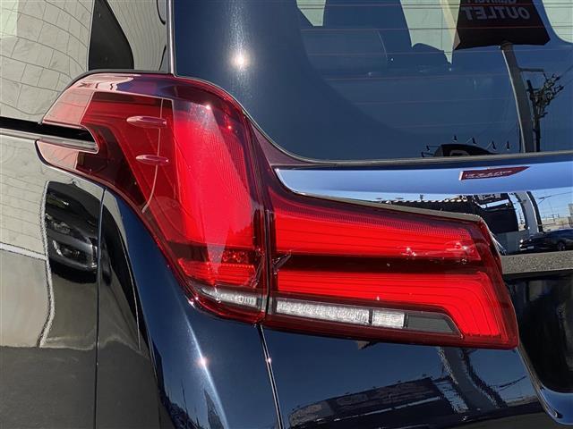 アルファード ２．５Ｓ　タイプゴールドＩＩＩ　ワンオーナー　純正後席モニター　ブラインドスポットモニター　デジタルインナーミラー　ハーフレザーシート　両側パワースライドドア　三眼ＬＥＤヘッドライト　パワーバックドア　リアオートエアコン　ナノイー（52枚目）