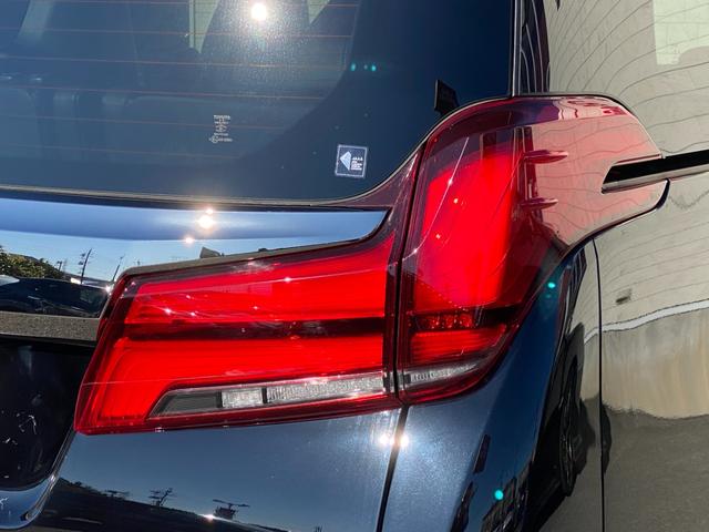 アルファード ２．５Ｓ　タイプゴールドＩＩＩ　ワンオーナー　純正後席モニター　ブラインドスポットモニター　デジタルインナーミラー　ハーフレザーシート　両側パワースライドドア　三眼ＬＥＤヘッドライト　パワーバックドア　リアオートエアコン　ナノイー（53枚目）