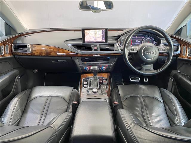 A7スポーツバック 3.0TFSIクワトロ 社外フルエアロ Border Race車高調 BOSEサウンド 前席パワー・メモリシート 全席シートヒーター パワーバックドア ブラインドスポットモニター 純正ナビ レザーシート 三眼LEDライト(4枚目)