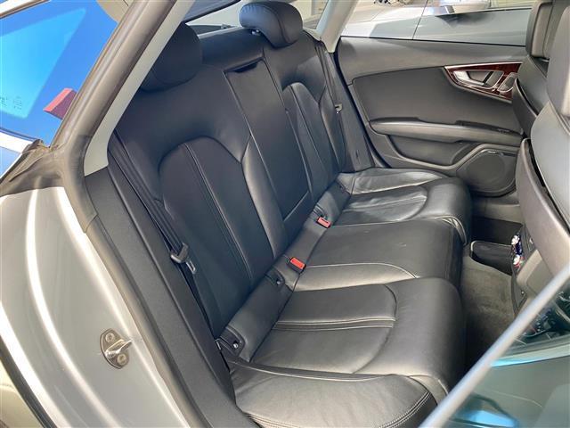A7スポーツバック 3.0TFSIクワトロ 社外フルエアロ Border Race車高調 BOSEサウンド 前席パワー・メモリシート 全席シートヒーター パワーバックドア ブラインドスポットモニター 純正ナビ レザーシート 三眼LEDライト(8枚目)