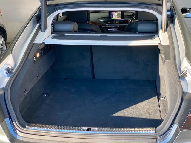 A7スポーツバック 3.0TFSIクワトロ 社外フルエアロ Border Race車高調 BOSEサウンド 前席パワー・メモリシート 全席シートヒーター パワーバックドア ブラインドスポットモニター 純正ナビ レザーシート 三眼LEDライト(9枚目)