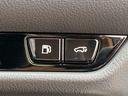 ◆電動パワーバックドア◆スイッチを操作するだけで運転席からバックドアを自動で開閉できます。挟みこみ防止機構付きで安心です。