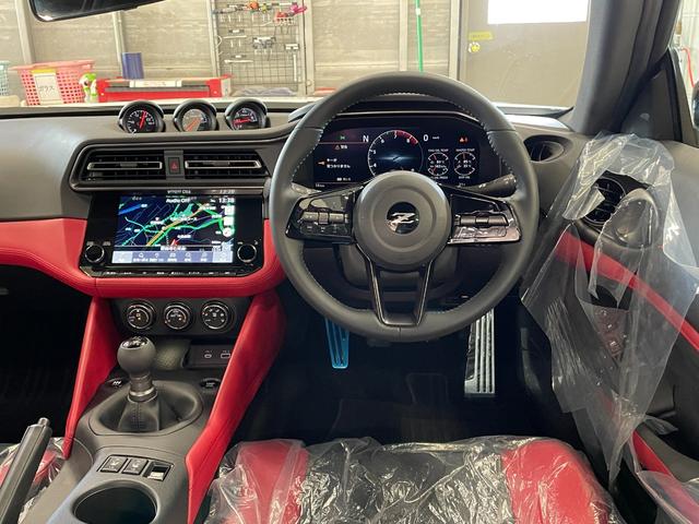 フェアレディＺ バージョンＳＴ　９インチコネクトナビ／フルセグＴＶ　ＢＴ　Ａｐｐｌｅ　ＣａｒＰｌａｙ・Ａｎｄｒｏｉｄ　Ａｕｔｏ連携機能　Ａｍａｚｏｎ　Ａｌｅｘａ搭載　ＢＯＳＥサウンドシステム　レイズ製１９インチ鍛造ＡＷ（32枚目）