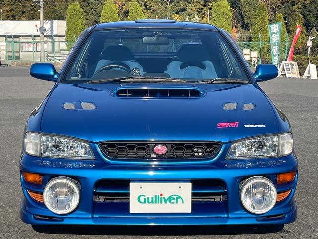 インプレッサ ＷＲＸ　ＲＡ　ＳＴｉバージョンＶＩ　リミテッド　２０００台限定車　柿本改マフラー　ＴＥＩＮ車高調　ＡＰＲａｌｌｙフォグライト　純正ＯＰ大型ダブルリアウイング　純正モモステアリング　純正１６インチＡＷ（2枚目）