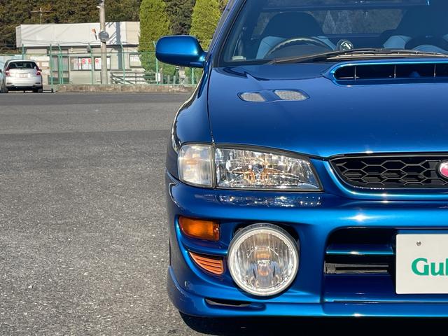 ＷＲＸ　ＲＡ　ＳＴｉバージョンＶＩ　リミテッド　２０００台限定車　柿本改マフラー　ＴＥＩＮ車高調　ＡＰＲａｌｌｙフォグライト　純正ＯＰ大型ダブルリアウイング　純正モモステアリング　純正１６インチＡＷ(3枚目)