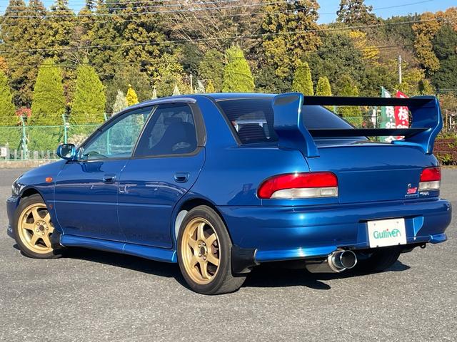 インプレッサ ＷＲＸ　ＲＡ　ＳＴｉバージョンＶＩ　リミテッド　２０００台限定車　柿本改マフラー　ＴＥＩＮ車高調　ＡＰＲａｌｌｙフォグライト　純正ＯＰ大型ダブルリアウイング　純正モモステアリング　純正１６インチＡＷ（16枚目）