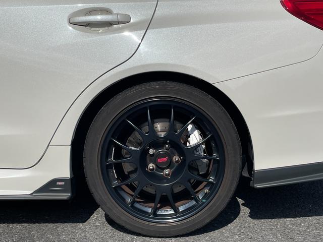 ＷＲＸ ＳＴＩ タイプＲＡ－Ｒ　ＳＴｉスタイルＰＫＧ　ＳＴｉカーボンリアスポイラー　ＳＴｉパフォーマンスＰＫＧ　専用ＢＢＳ１８インチＡＷ　専用ブレンボ製ブレーキシステム　専用サスショック　専用マフラー　専用タービン　専用ＥＣＵ（11枚目）