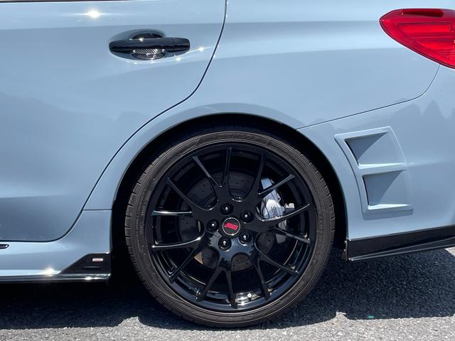 ＷＲＸ ＳＴＩ Ｓ２０８ＮＢＲチャレンジパックカーボンリヤウイング　３５０台限定車　ドライカーボンルーフ　純正ドライカーボンリアウイング　カーボントランクスポイラー　カーボンドアミラーカバー　カーボンリアガーニッシュ　専用ＢＢＳ１９インチＡＷ　９型ナビ　フルセグＴＶ（11枚目）