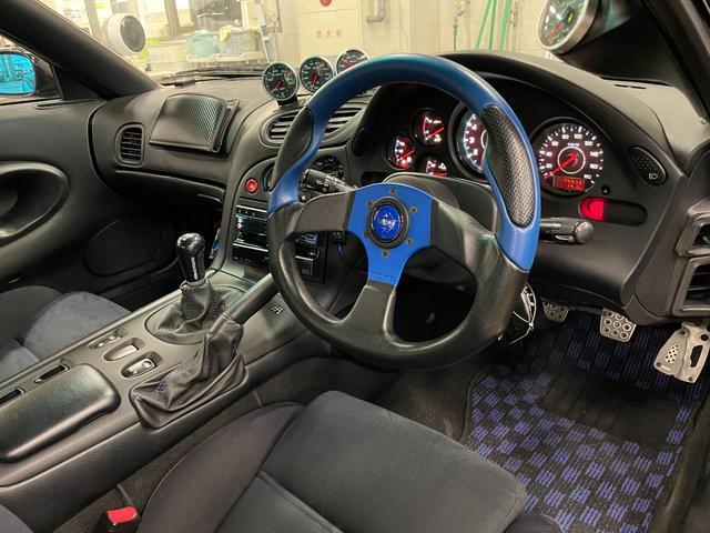 ＲＸ－７ タイプＲＳ　◇５型◇純正１７インチＡＷ◇純正ビルシュタインショック◇Ｄｅｆｉ追加メーター（油圧／油温／水温／ブースト）◇ＭＯＭＯステアリング◇純正フォグライト◇ＥＴＣ◇保証書◇取扱説明書◇スペアキー有（35枚目）