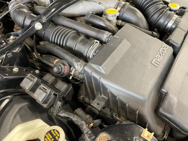 ＲＸ－７ タイプＲＳ　◇５型◇純正１７インチＡＷ◇純正ビルシュタインショック◇Ｄｅｆｉ追加メーター（油圧／油温／水温／ブースト）◇ＭＯＭＯステアリング◇純正フォグライト◇ＥＴＣ◇保証書◇取扱説明書◇スペアキー有（72枚目）