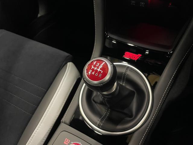 WRX STI EJ20 ファイナルエディション フルパッケージ ◇555台限定車◇ワンオーナー◇STIスタイルPKG◇純正BBS19インチAW◇純正ブレンボ◇純正レカロハーフレザーシート◇純正SDナビ/フルセグTV◇F/S/Rカメラ◇ETC◇ドライブレコーダー(49枚目)