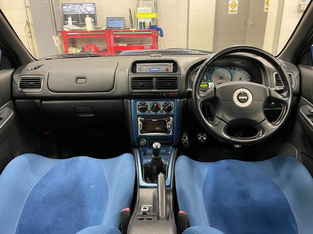インプレッサ WRX RA STiバージョンVI リミテッド ◇ワンオーナー◇プロドライブ17インチAW◇ルーフベンチレーター◇STIマットフラップ◇STIフロントタワーバー◇APEXiパワーインテーク◇保証書◇取扱説明書◇スペアキー(26枚目)