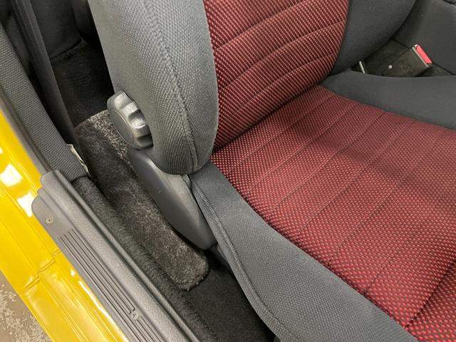 フェアレディＺ バージョンＳ　◇後期◇６型◇カラーコード：ＥＶ１（ライトニングイエロー）◇Ｔバールーフ◇Ｚ３３用純正１８インチＡＷ◇社外ＨＩＤヘッドライト◇ＡＢＳ◇保証書◇取扱説明書（40枚目）