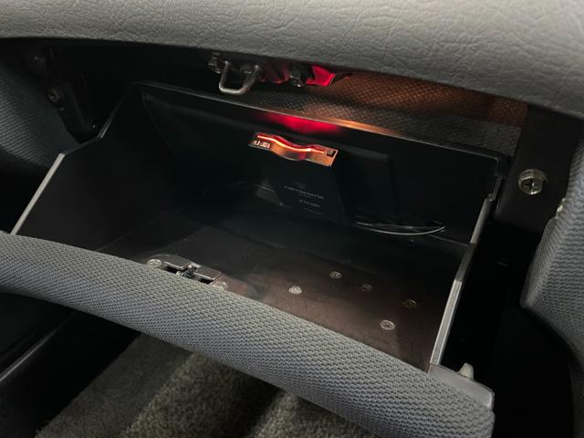 フェアレディＺ バージョンＳ　◇後期◇６型◇カラーコード：ＥＶ１（ライトニングイエロー）◇Ｔバールーフ◇Ｚ３３用純正１８インチＡＷ◇社外ＨＩＤヘッドライト◇ＡＢＳ◇保証書◇取扱説明書（42枚目）