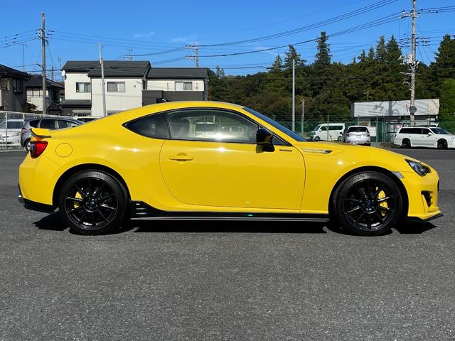 ＢＲＺ イエローエディション　◇１００台限定車◇ＳＴＩスポーツＰＫＧ◇ＬＥＤアクセサリーライナー◇純正ブレンボイエローキャリパー◇純正１７インチＡＷ◇専用内装◇カロッツェリアＳＤナビ／フルセグＴＶ◇バックカメラ◇ＬＥＤヘッドライト（8枚目）