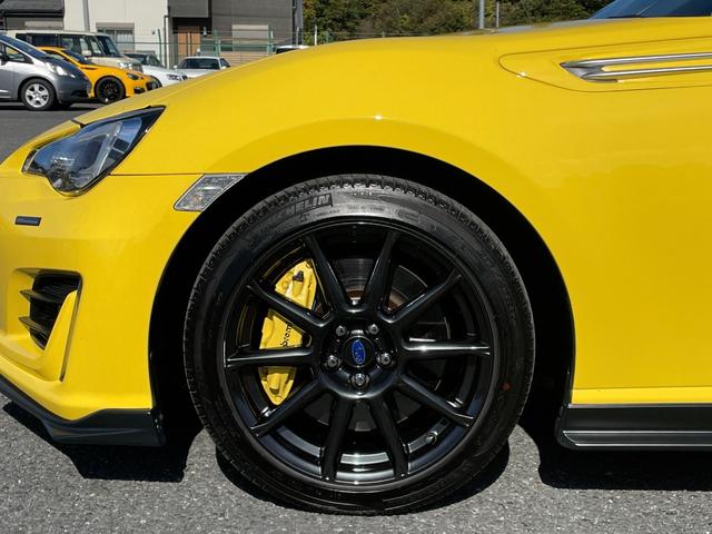 ＢＲＺ イエローエディション　◇１００台限定車◇ＳＴＩスポーツＰＫＧ◇ＬＥＤアクセサリーライナー◇純正ブレンボイエローキャリパー◇純正１７インチＡＷ◇専用内装◇カロッツェリアＳＤナビ／フルセグＴＶ◇バックカメラ◇ＬＥＤヘッドライト（10枚目）