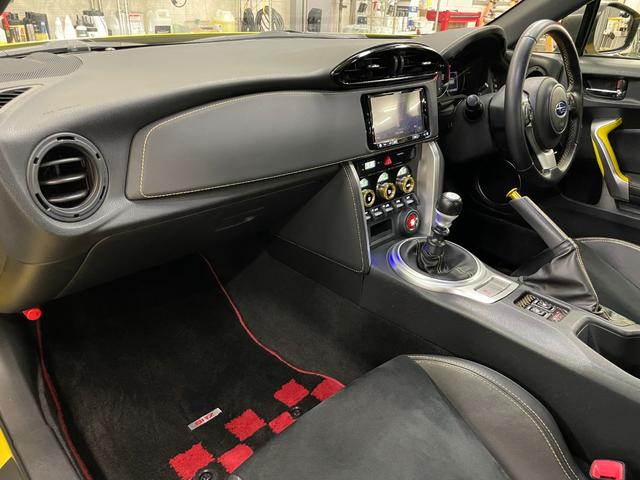 ＢＲＺ イエローエディション　◇１００台限定車◇ＳＴＩスポーツＰＫＧ◇ＬＥＤアクセサリーライナー◇純正ブレンボイエローキャリパー◇純正１７インチＡＷ◇専用内装◇カロッツェリアＳＤナビ／フルセグＴＶ◇バックカメラ◇ＬＥＤヘッドライト（32枚目）