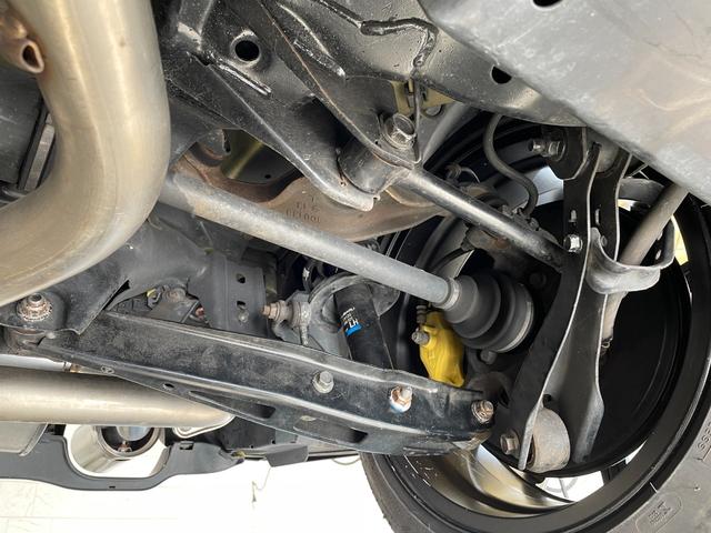 ＢＲＺ イエローエディション　◇１００台限定車◇ＳＴＩスポーツＰＫＧ◇ＬＥＤアクセサリーライナー◇純正ブレンボイエローキャリパー◇純正１７インチＡＷ◇専用内装◇カロッツェリアＳＤナビ／フルセグＴＶ◇バックカメラ◇ＬＥＤヘッドライト（63枚目）