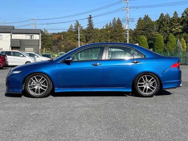 アコード ユーロＲ　◇純正レカロシート◇フジツボマフラー◇ＫＷ車高調◇純正１７インチＡＷ◇フロントスポイラー◇純正ＨＤＤナビ◇バックカメラ◇純正ＭＯＭＯステアリング◇ＨＩＤヘッドライト◇フォグライト（9枚目）