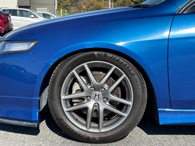 アコード ユーロＲ　◇純正レカロシート◇フジツボマフラー◇ＫＷ車高調◇純正１７インチＡＷ◇フロントスポイラー◇純正ＨＤＤナビ◇バックカメラ◇純正ＭＯＭＯステアリング◇ＨＩＤヘッドライト◇フォグライト（10枚目）